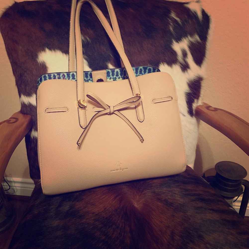 Brand new never been used pink purse with dividers